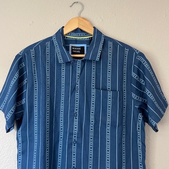 NWT Reverse Threads Mens Small Button Down Short Sleeve Shirt Aztec Viscose Blue - Picture 6 of 13